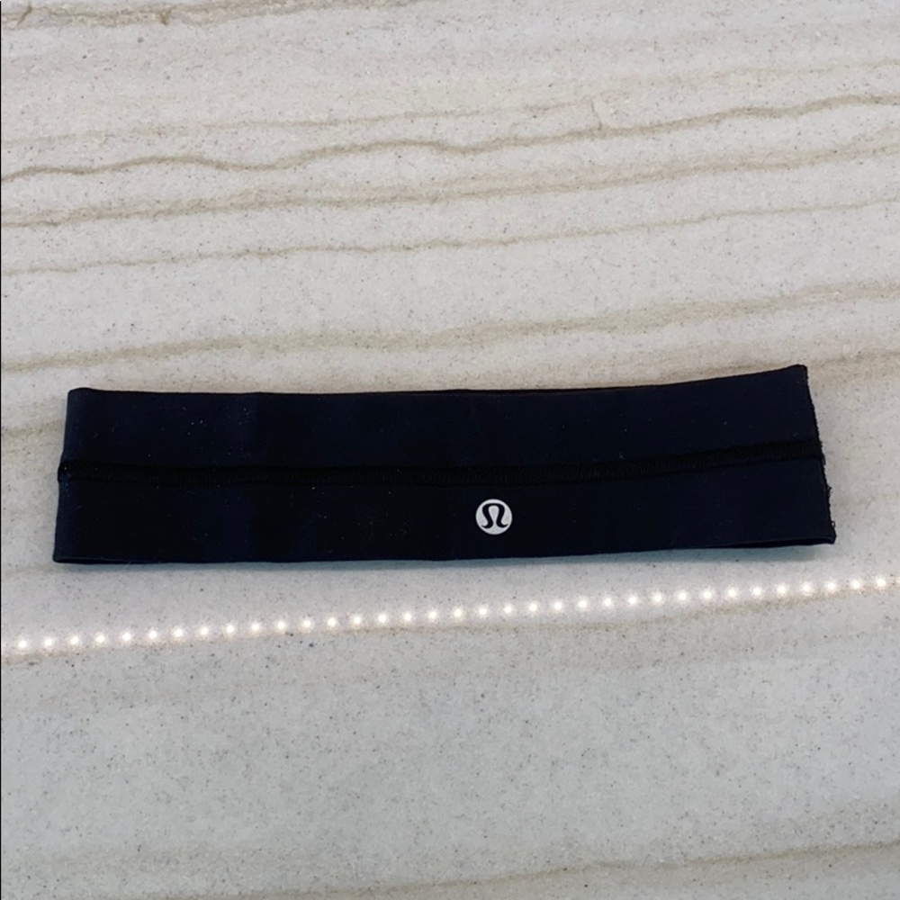 Lululemon Black headband PERFECT CONDITION